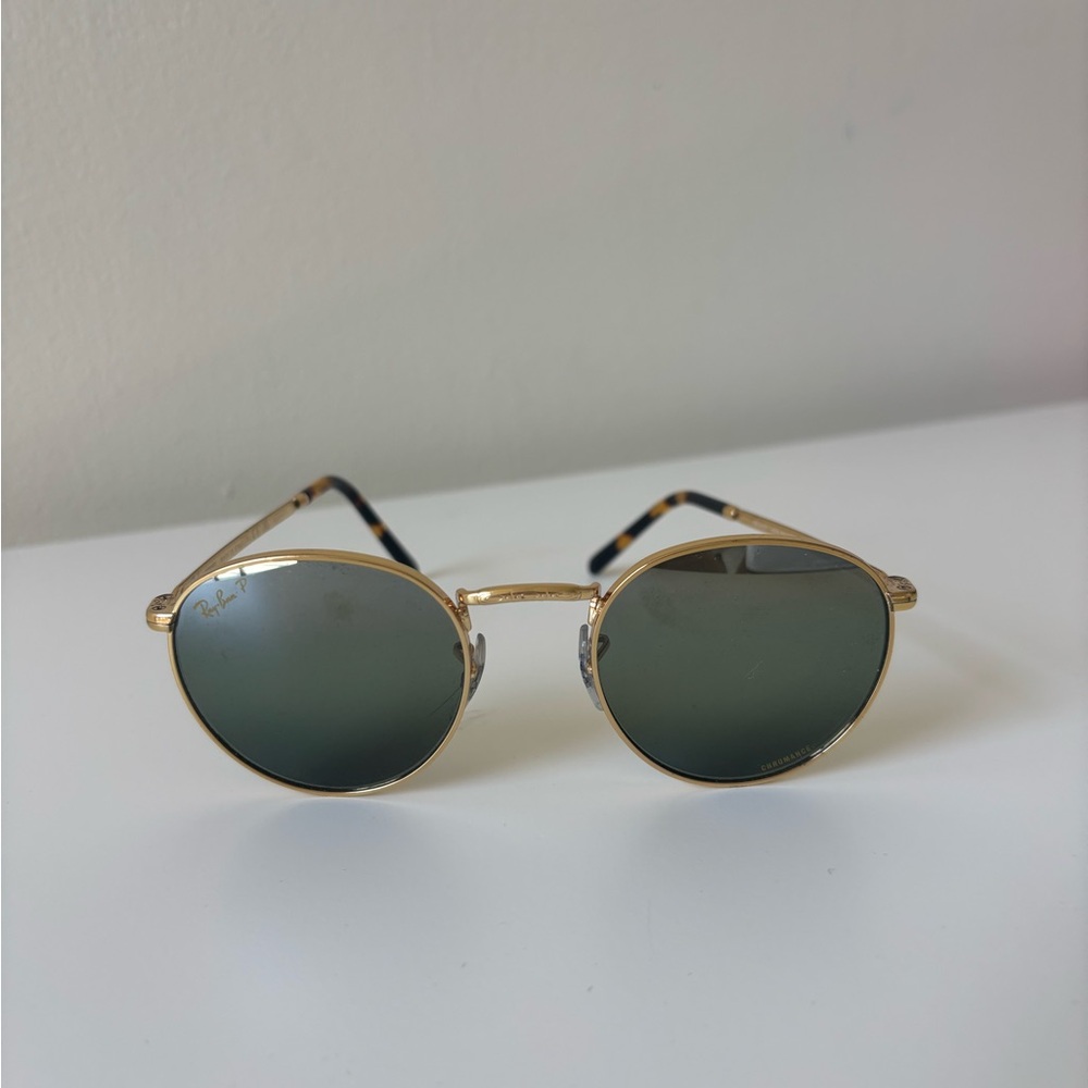 Ray-Ban Classic Gold Frame Sunglasses with Green Lenses